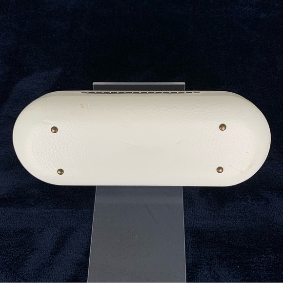 CHLOE Sunglasses Case White Faux Leather Metal Feet On Bottom Logo Plate Luxury - Picture 3 of 13